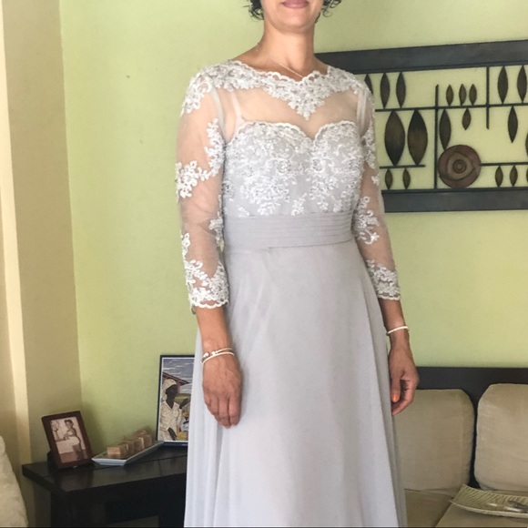 A special occasion dress - Picture 7 of 8